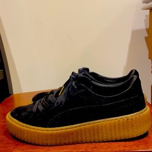 FENTY X PUMA LIMITED EDITION PLATFORM CREEPER SNEAKER IN BLACK SUEDE